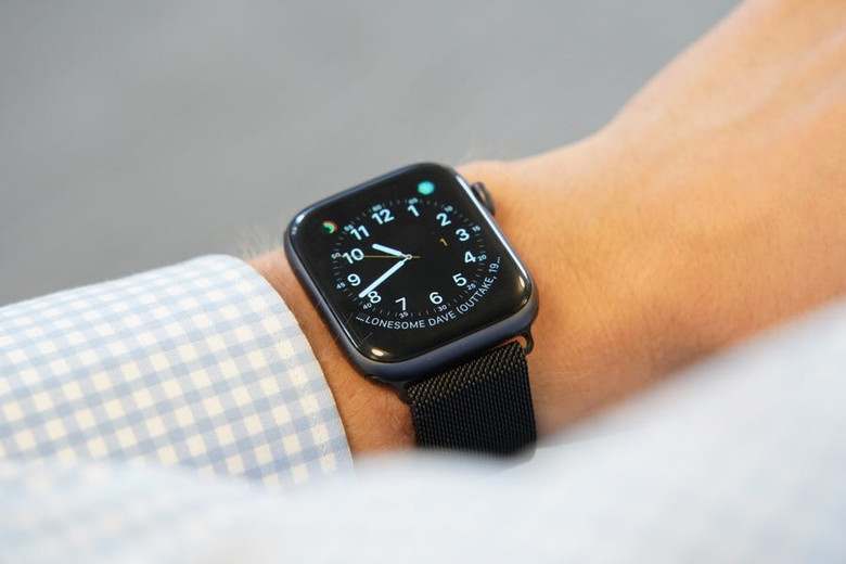 I Bought a Cheap Milanese Loop band for My New Apple Watch — It's a Steal for Only CAD $24.99