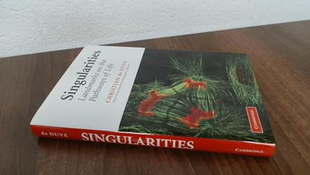 Singularities: Landmarks on the Pathways of Life by Christian De Duve 9780521841955