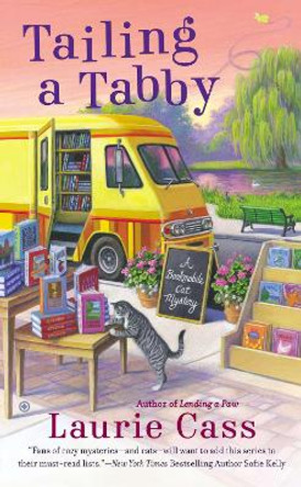 Tailing a Tabby by Laurie Cass 9780451415479