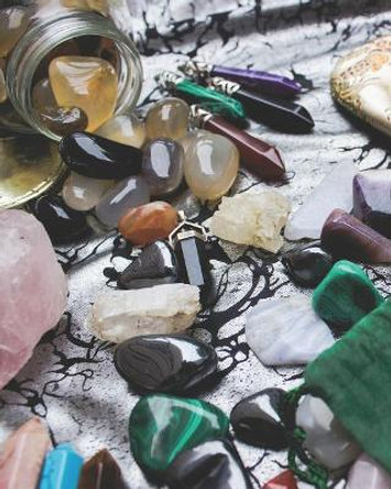 Crystals & Gemstones Boho Self-Care Workbook: A Creative Approach to Wellness by Pagan Essentials 9781094920603