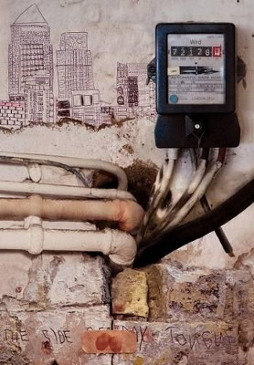 Automatic Safe Dog by Jet McDonald 9781908125002