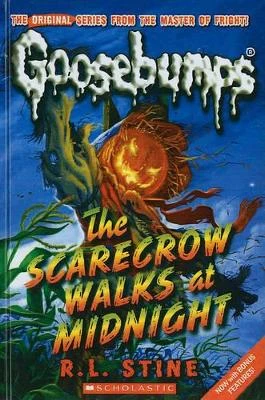 The Scarecrow Walks at Midnight by R L Stine 9780606146746