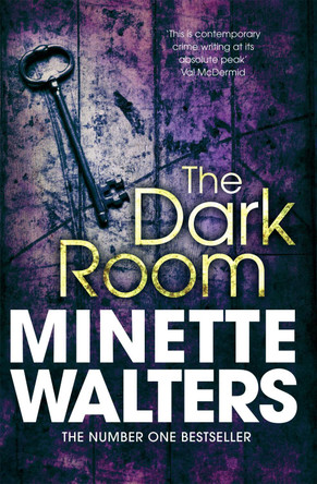 The Dark Room by Minette Walters 9781447207894 [USED COPY]