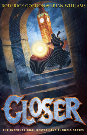 Closer by Roderick Gordon 9781906427351 [USED COPY]