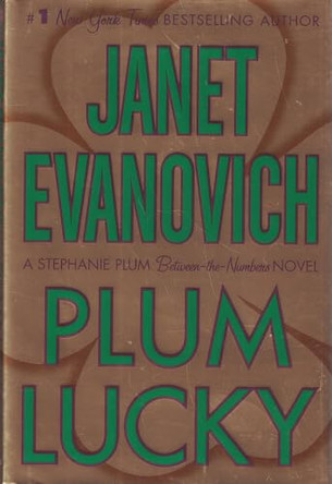 Plum Lucky by Janet Evanovich 9780312377632 [USED COPY]