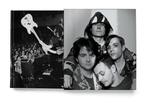 You Love Us: Manic Street Preachers in photographs 1991 - 2001 by Tom Sheehan 9781911374053