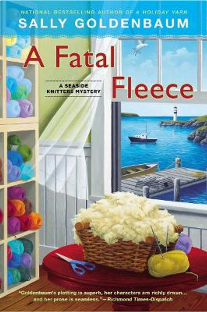 A Fatal Fleece: A Seaside Knitters Mystery by Sally Goldenbaum 9780451239334