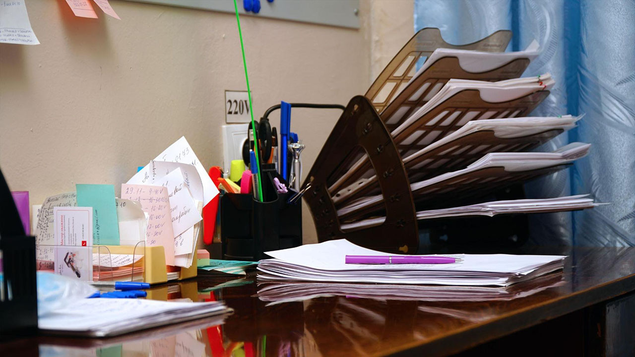 Best Desk Accessories For Staying Organised & Efficient