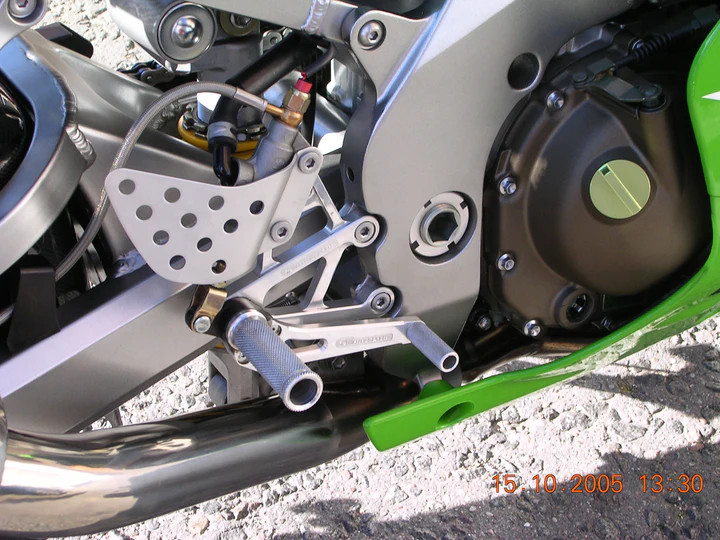 (1998-02) Kawasaki ZX6, (1999-03) ZX9, (2005-08) ZZR600 Complete Rearset