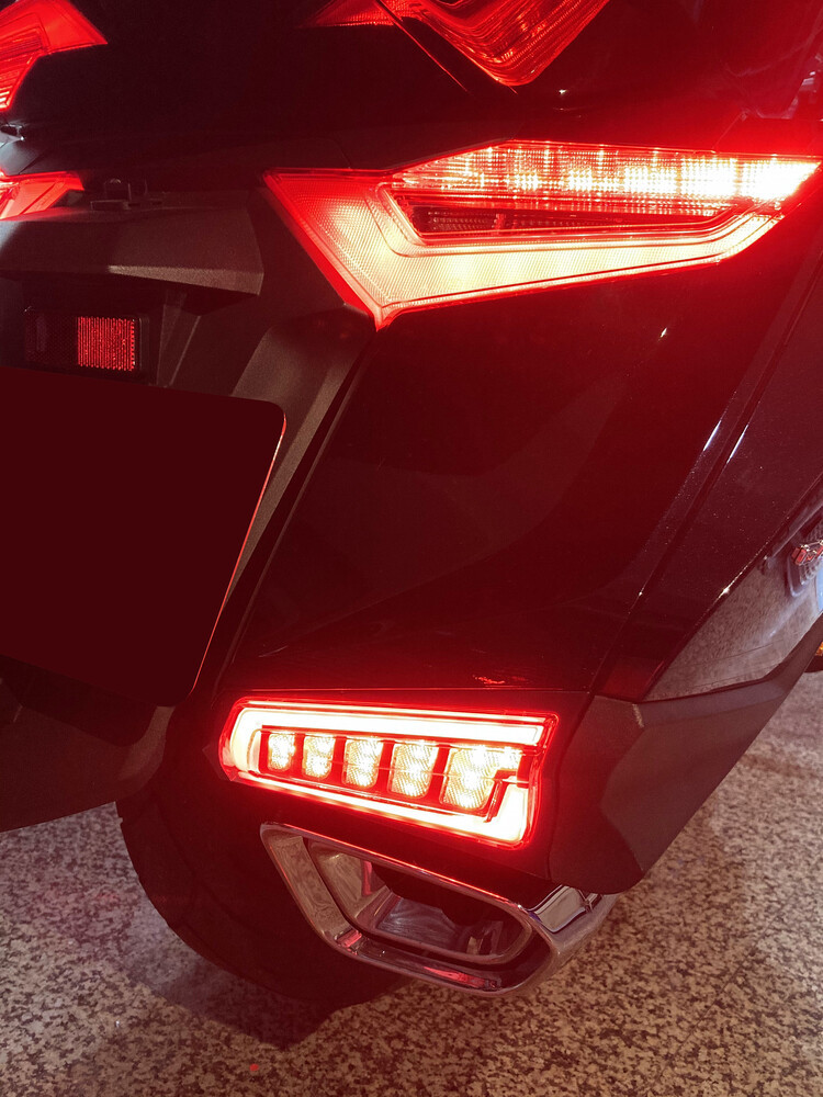 PATHFINDER REAR SADDLEBAG LED LIGHT DYNAMIC SEQUENTIAL HON  2018-2023