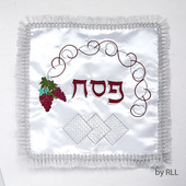 Grapes Design Square Embroidered Matzah Cover