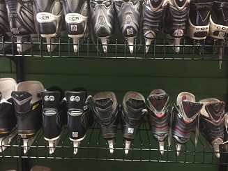 Skate Displayer Shelf with Brackets for Lozier Wall Mounts