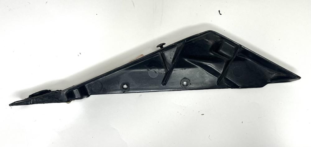 1997 - 2004 C5 Corvette     Windshield Retainer Bracket   Driver Side (Left LH) OEM 10260109