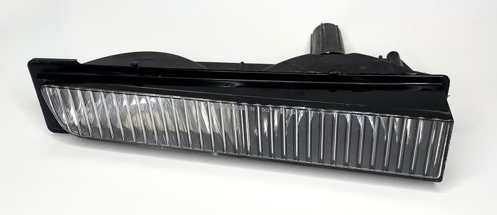 FTC Right Side Door Light Assembly For 1984-1985 C4 Corvette – Passenger Side, Direct Replacement