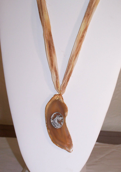 P-108 Horse on agate slab and ribbon necklace