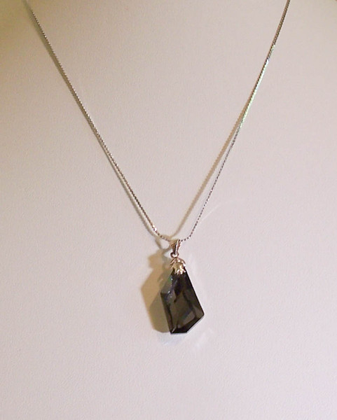 P-118 Black crystal pendant