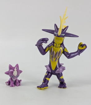 Pokémon Select Evolution 2'' Toxel & 3'' Toxtricity Action Figures