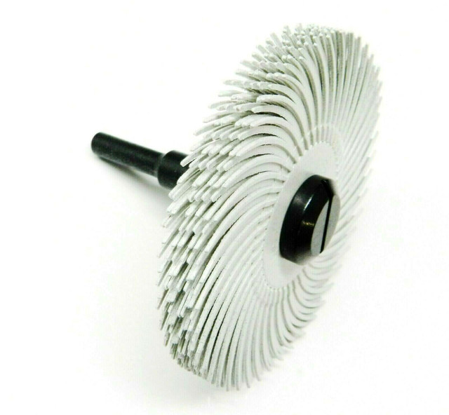 3m Radial Bristle Disc 3" 120 Grit White with 1/4" Mandrel 6 Brushes