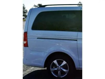 AM Auto Mercedes-Benz Metris Van Windows - Passenger Side Rear Quarter Solid Fixed Glass Metris Van Window