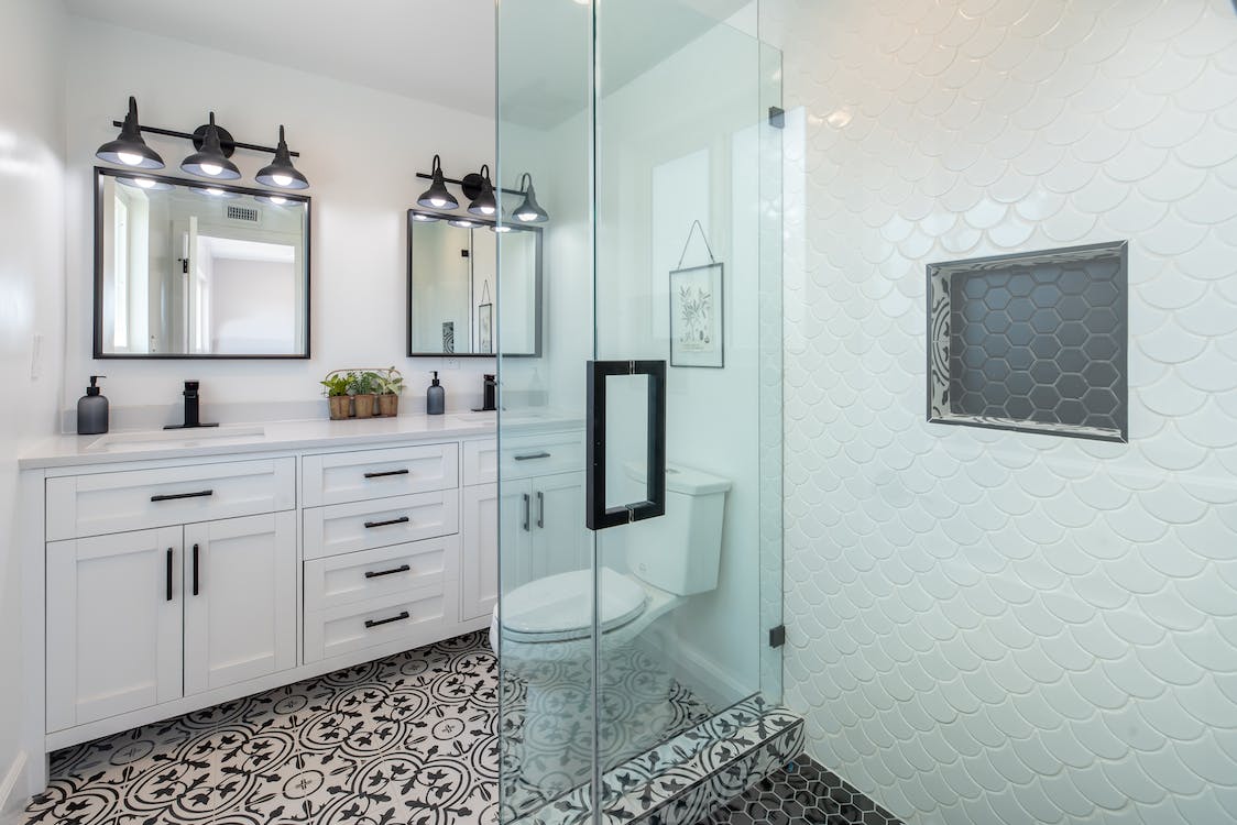 ​From Drab to Fab: 5 Bathroom Gadgets That'll Elevate Your Space!