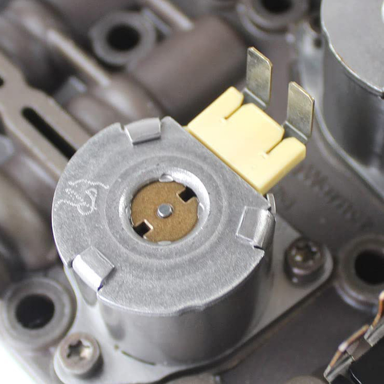 ピック 2005- VOLKSWAGEN PASSAT (6 Speed) F/AWDL4 1.8L 2.0L V6 3.2L