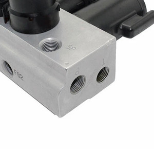 2003-2006 Mercedes-Benz SL500 SL55 SL600 SL65 ABC Hydraulic Suspension Valve Block 2203201258 Generic