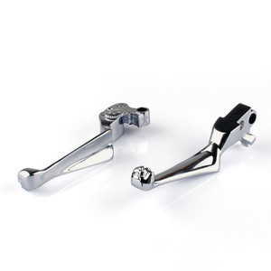 Skull Style Brake Clutch Levers Set Harley Davidson Springer Softail EFI FXSTSI (2001-2006) Chrome