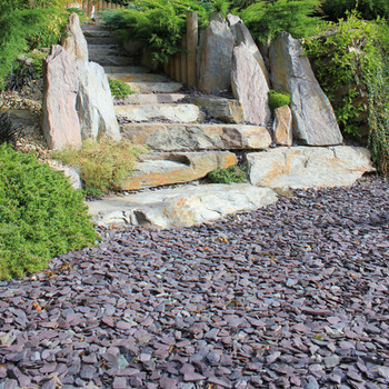 Plum Slate Chippings In situ1