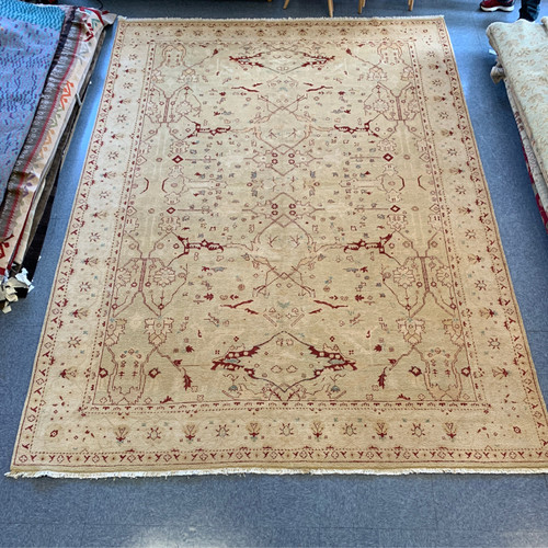 10’0” x 14’5 beige, faint green and burgundy traditional agra style handknotted wool carpet