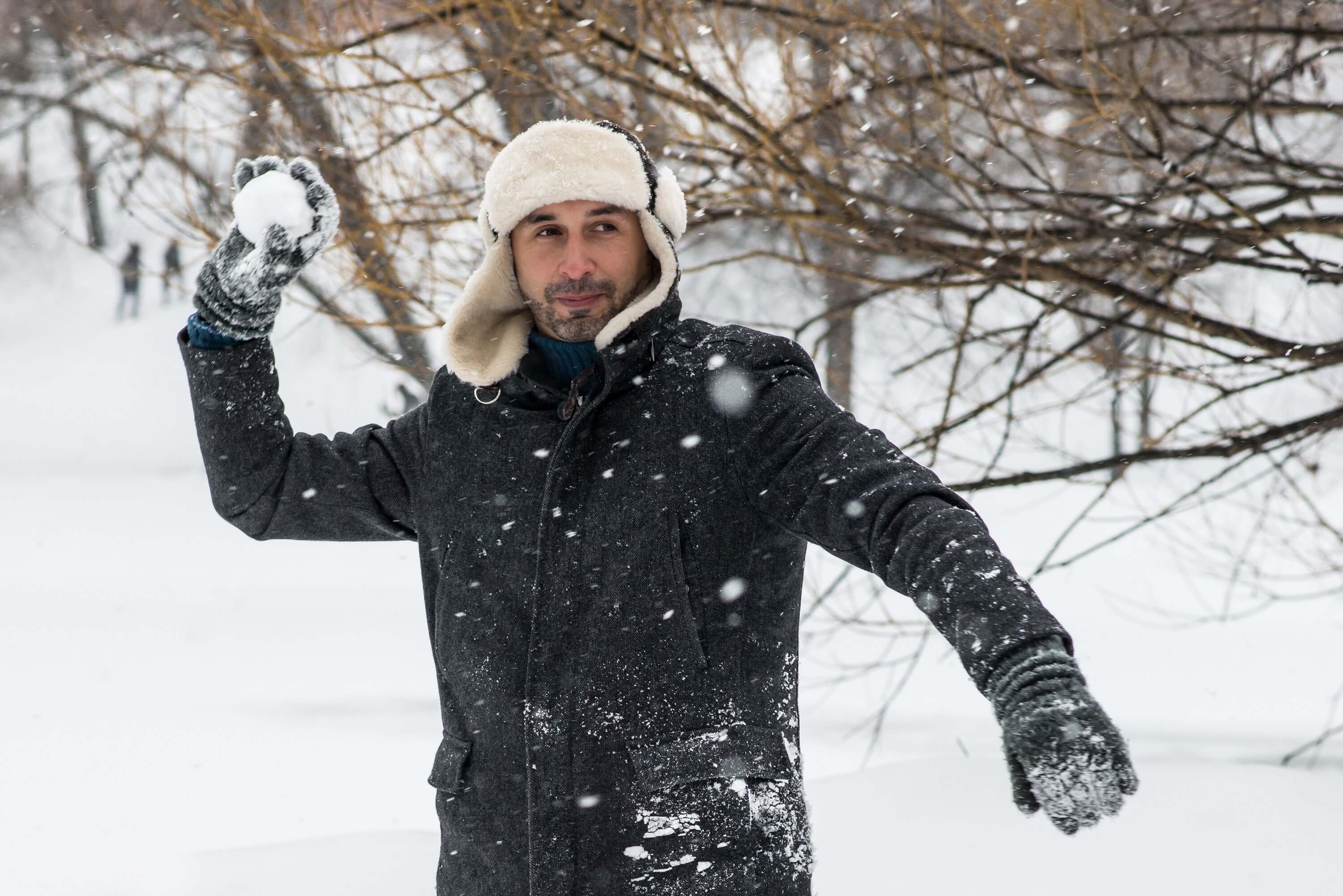 How to properly dress in bitter cold temperatures