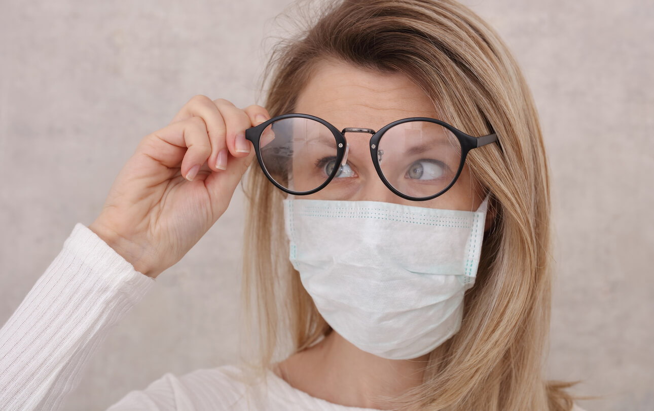 7 Tips to Stop Face Masks from Fogging Up Glasses Thompson Tee