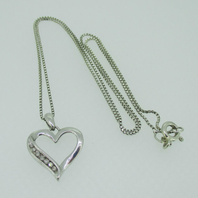Sterling Silver Diamond Heart Pendant Necklace