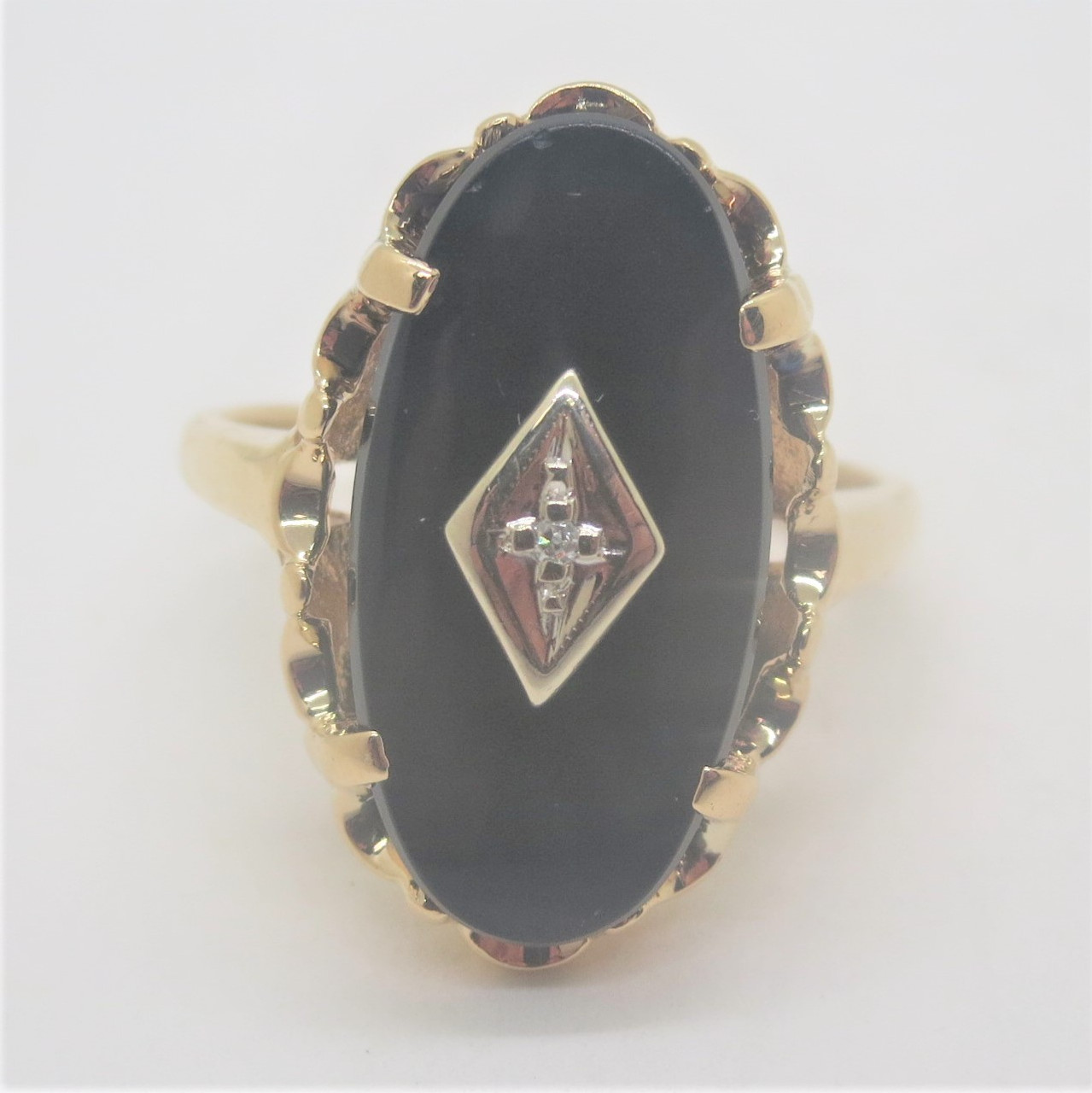 Vintage Large Oval Onyx Ring Yellow Gold