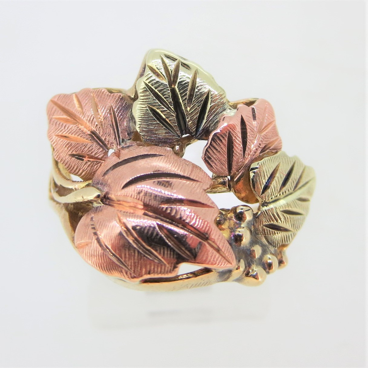 10K Black Hills Gold Pink and Gold Leaves Ring Size 6.25
