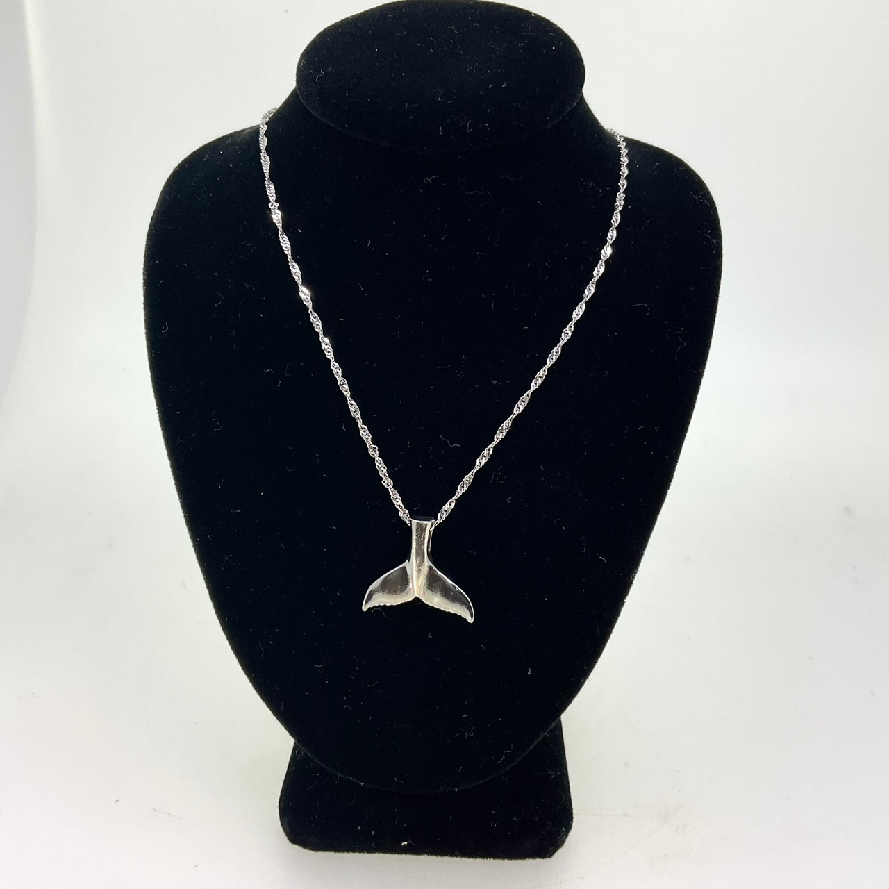Hawaiian Style Whale Tail Pendant Necklace - 925 Sterling Silver Lei Design (SP31401)