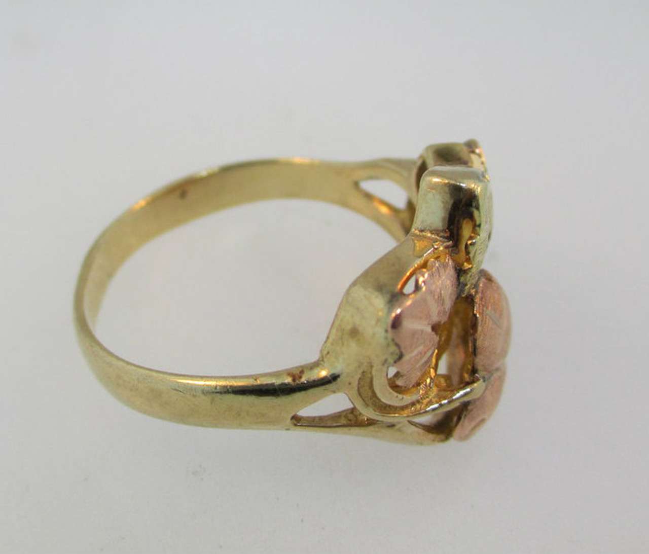 10K Black Hills Gold Pink and Gold Leaves Ring Size 6.25