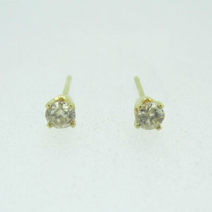 14k Yellow Gold Approx .20ct TW Round Brilliant Cut Diamond Earrings 