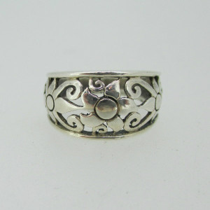 Vintage Sterling Silver Filigree Cut Out Flower Ring Size 5 1/2