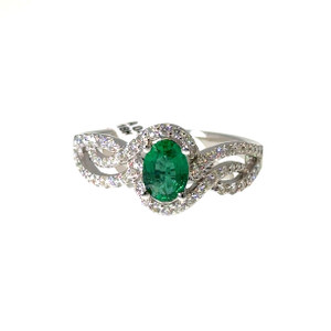 18K White Gold Oval Emerald and .50 TDW Diamond Swirl Ring Size 7.25
