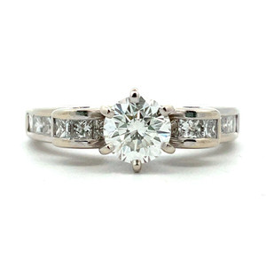 14K White Gold APP .75ct Round Brilliant Diamond Accented Ribbon Style Engagement Ring Size 6 1/4