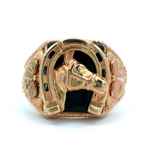 10K Black Hills Gold Horse Horseshoe Black Onyx Ring Size 12.5 10K Black Hills Gold Horse Horseshoe Black Onyx Ring Size 12.5