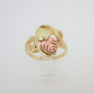 CCO Vintage 10k Yellow & Black Hills Gold Split Shank Swirl w Leaves Ring Size 6 CCO Vintage 10k Yellow & Black Hills Gold Split Shank Swirl w Leaves Ring Size 6