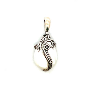 Sterling Silver American West Mother of Pearl Leaf Pendent Sterling Silver American West Mother of Pearl Leaf Pendent