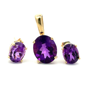 14K Yellow Gold Oval Amethyst Pendant and Earrings Set 14K Yellow Gold Oval Amethyst Pendant and Earrings Set