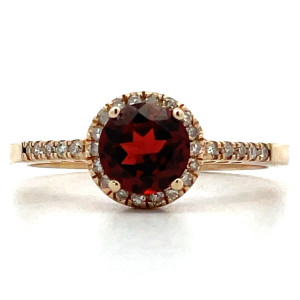 10K Gold Approx. .13 Diamond Accented Circular Garnet Ring Size 6.75 10K Gold Approx. .13 Diamond Accented Circular Garnet Ring Size 6.75