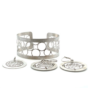 Vintage Filigree Circles Sterling Silver Dangle Earrings, Pendant, and Cuff Bracelet Vintage Filigree Circles Sterling Silver Dangle Earrings, Pendant, and Cuff Bracelet