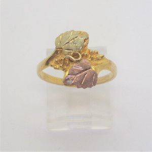 10k Yellow & Black Hills Gold 2 Leaves Grape Clusters Bypass Style Ring Sz 6 3/4