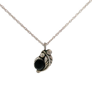 Sterling Silver Vintage Native Black Onyx Oval and Leaf Necklace