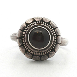 Sterling Silver Amethyst Scalloped Bezel Set Cocktail Ring Size 8.5