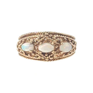 10K Gold Fire Opal 3-Cabochons in an Engraved Setting Ring Size 6.25